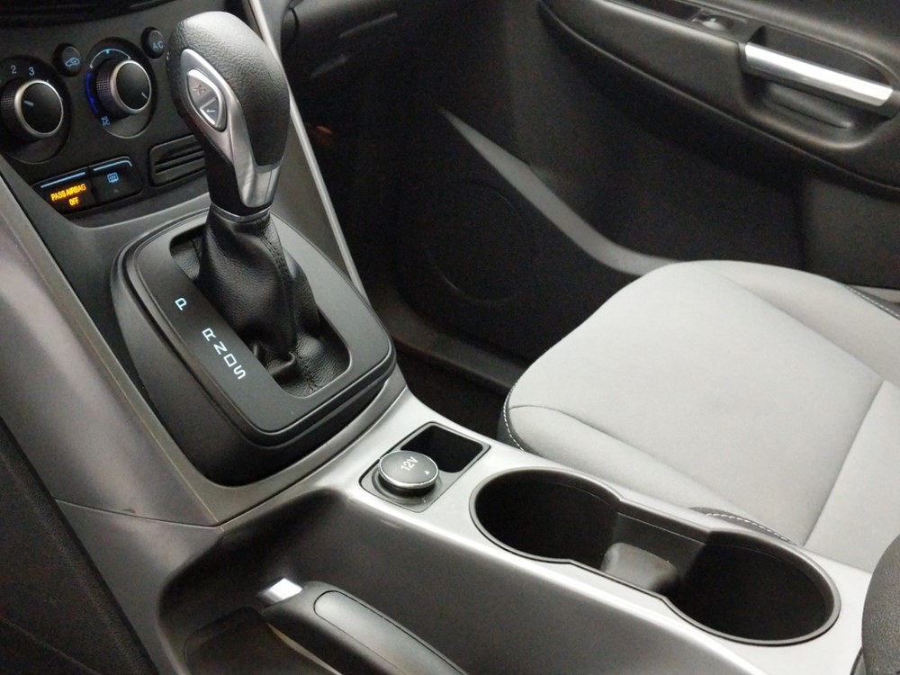 2016 Ford Escape - Center Console/Cup Holders