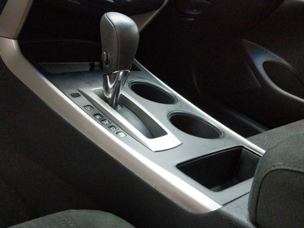 2015 Nissan Altima - Center Console/Cup Holders