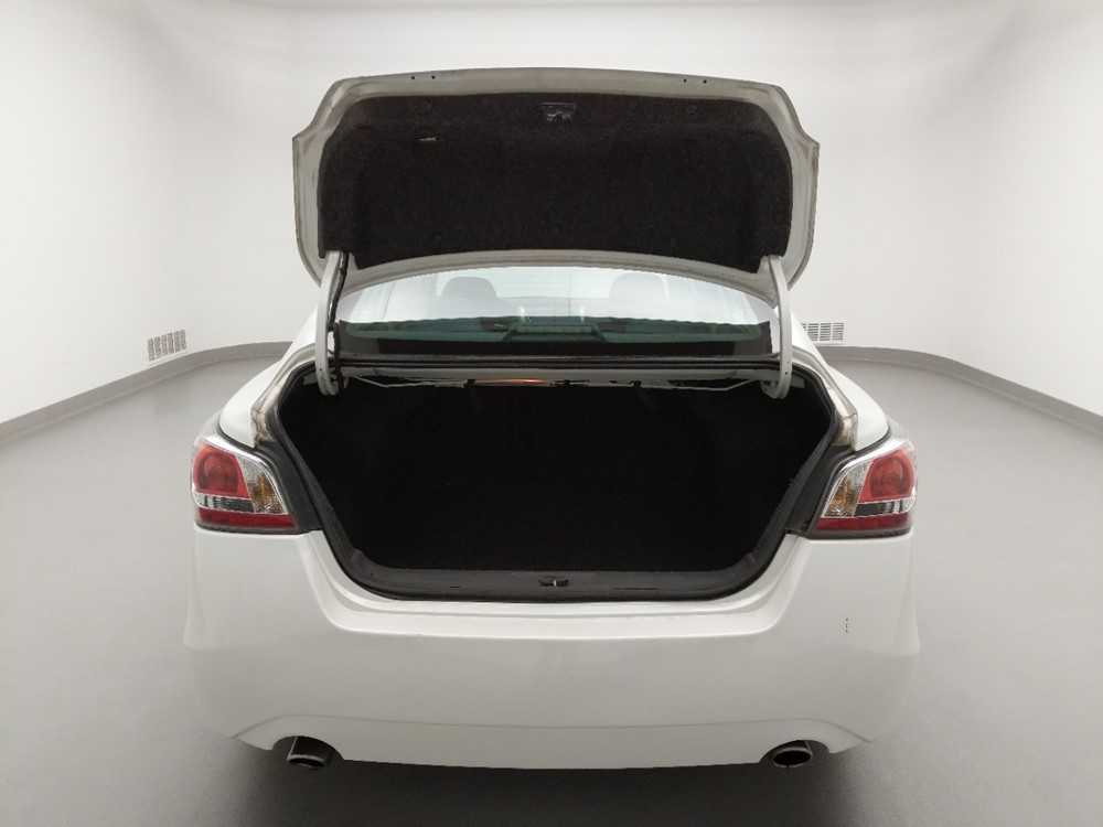 2015 Nissan Altima - Trunk