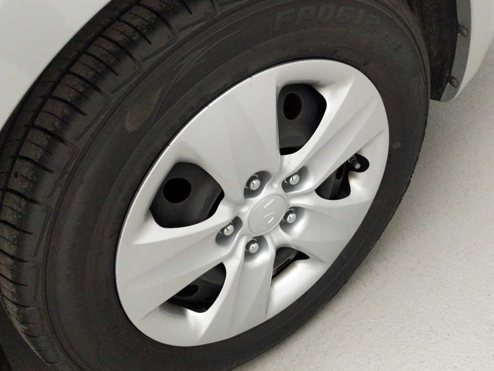 2016 Kia Forte - Wheel