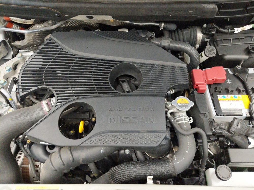 2017 Nissan JUKE - Engine