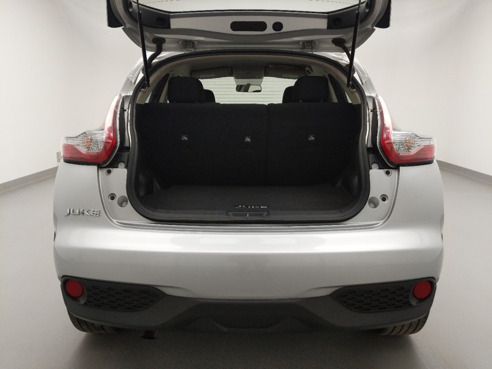 2017 Nissan JUKE - Trunk