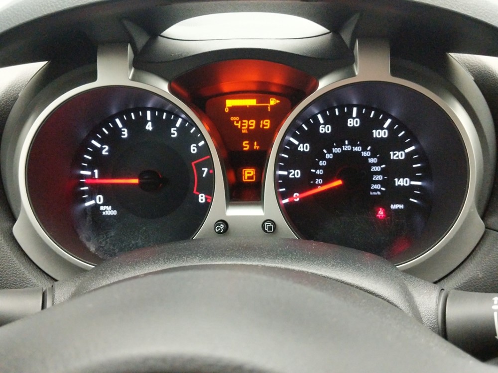 2017 Nissan JUKE - Odometer Close Up