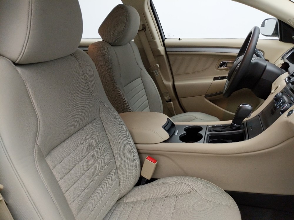2016 Ford Taurus - Passenger Front Seat