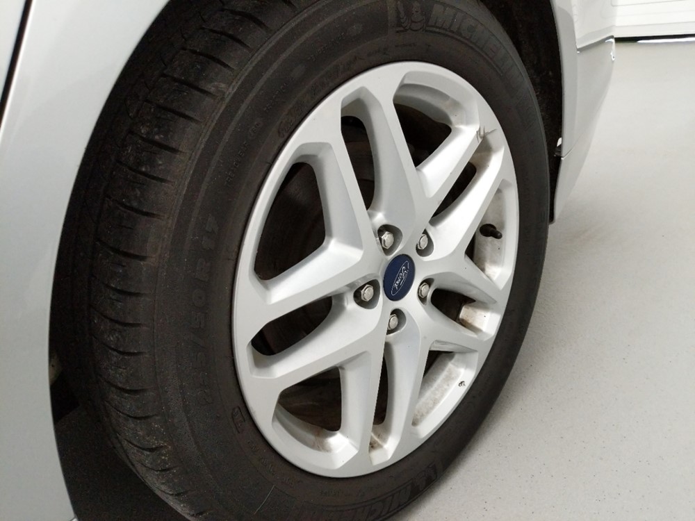 2016 Ford Fusion - Wheel