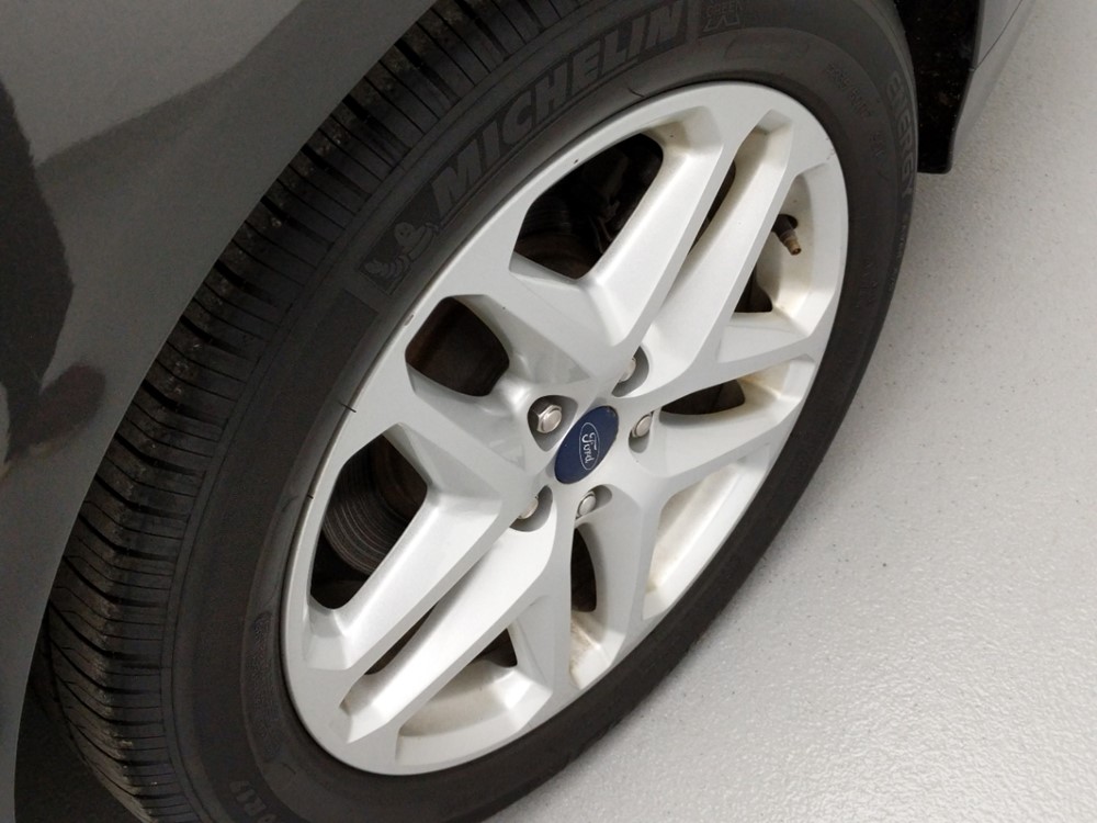 2016 Ford Fusion - Wheel