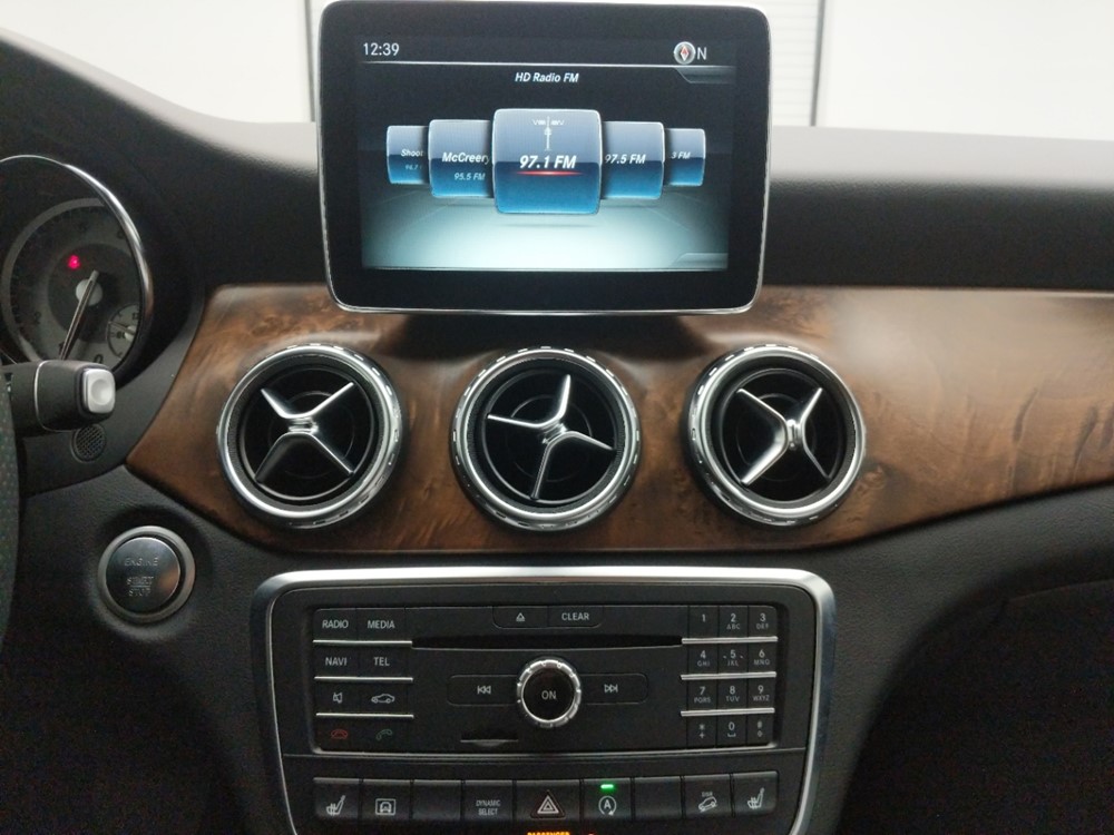 2016 Mercedes-Benz GLA250 - Stereo Package