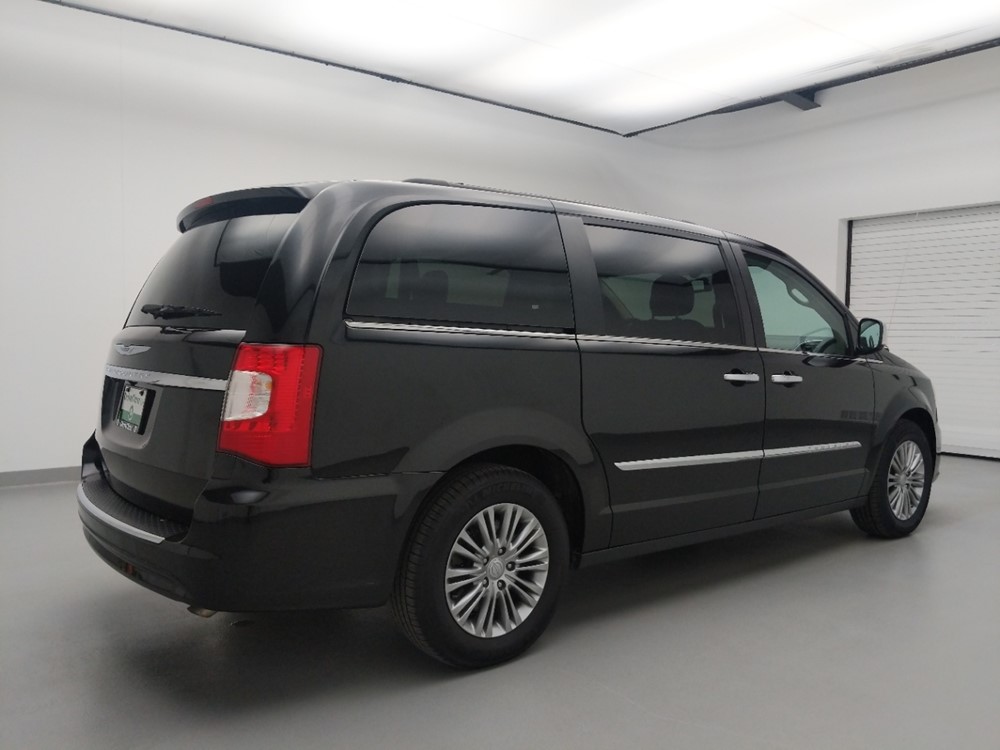 2016 Chrysler Town and Country - Passenger Rear Side