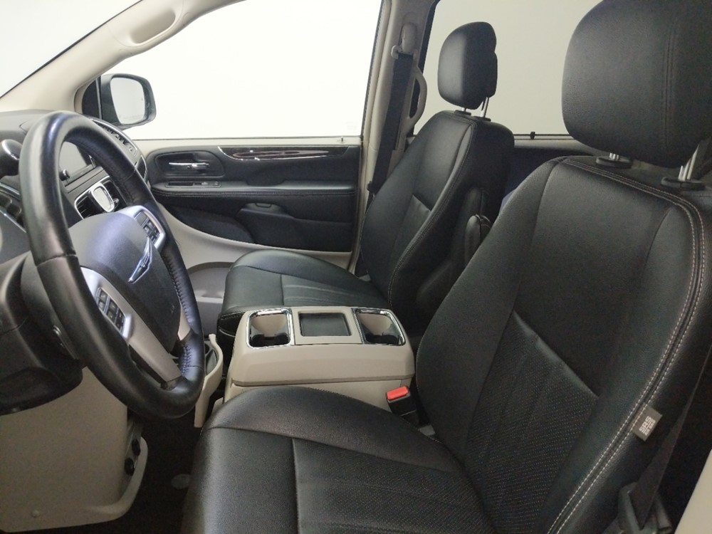 2016 Chrysler Town and Country - Driver Front Seat