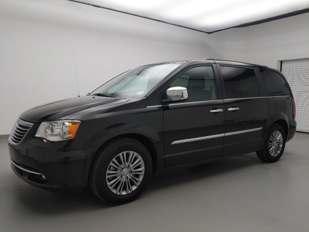 2016 Chrysler Town and Country - Driver Front Side