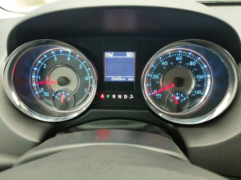 2016 Chrysler Town and Country - Odometer Close Up