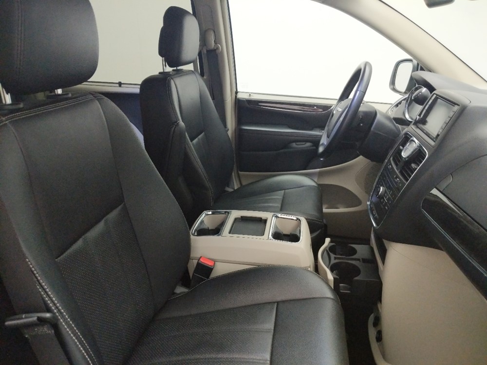 2016 Chrysler Town and Country - Passenger Front Seat
