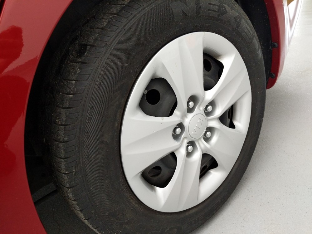 2016 Kia Forte - Wheel