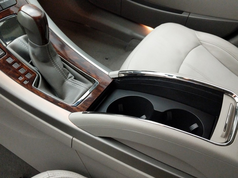 2011 Buick LaCrosse - Center Console/Cup Holders