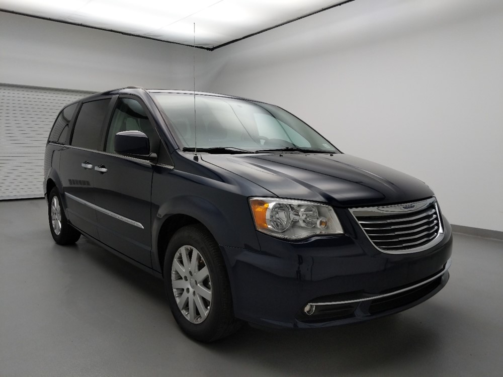 2016 Chrysler Town and Country - Passenger Front Bumper