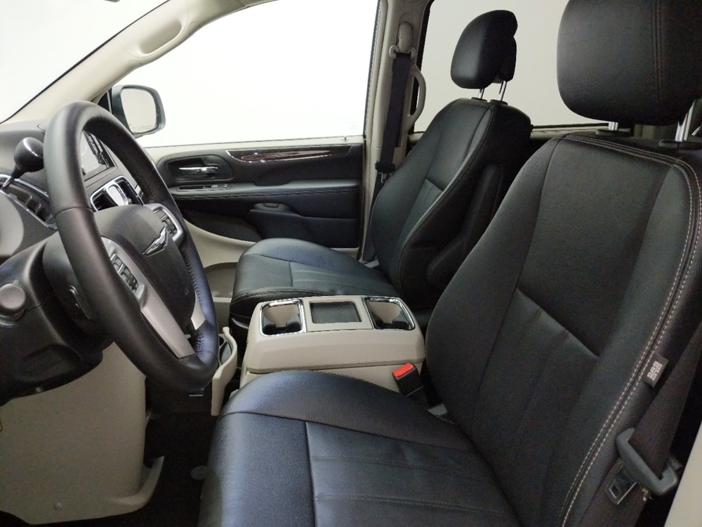 2016 Chrysler Town and Country - Driver Front Seat