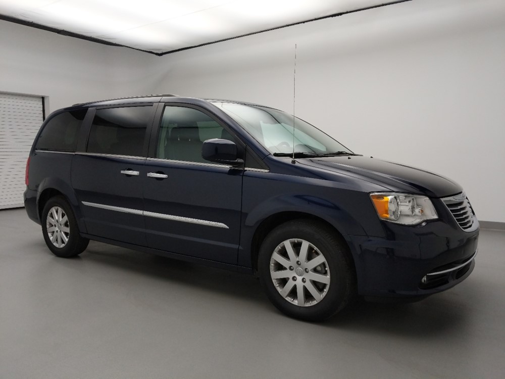 2016 Chrysler Town and Country - Passenger Front Side