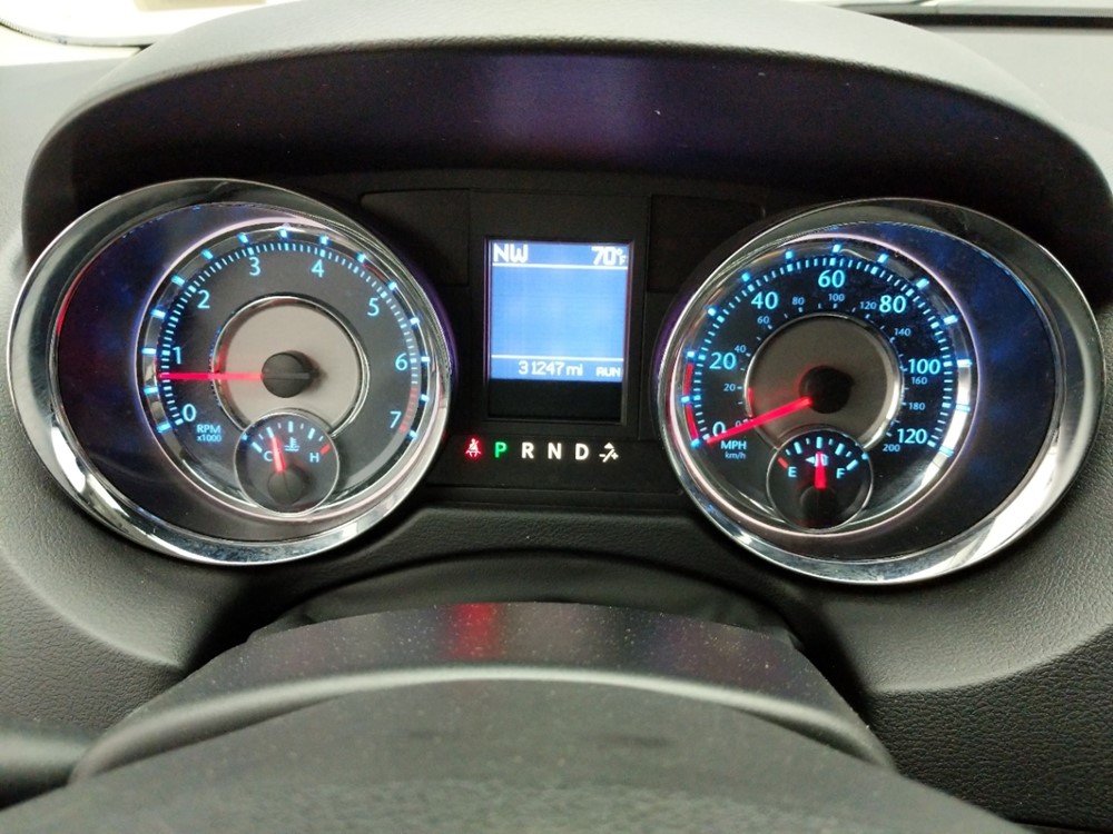2016 Chrysler Town and Country - Odometer Close Up