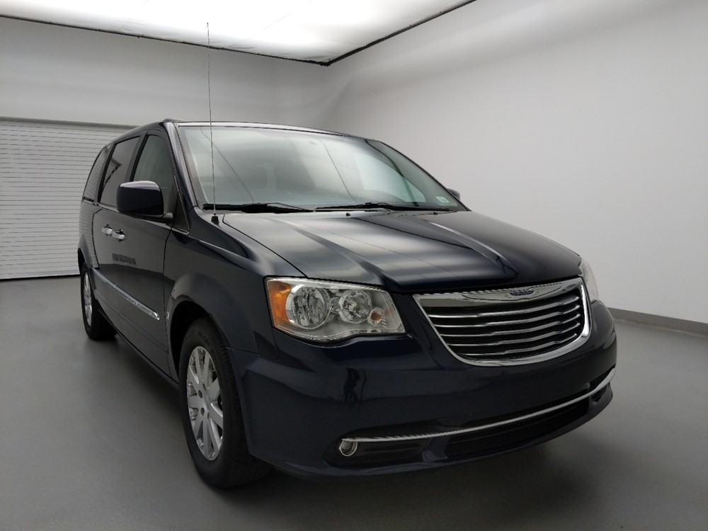 2016 Chrysler Town and Country - Passenger Front Hood