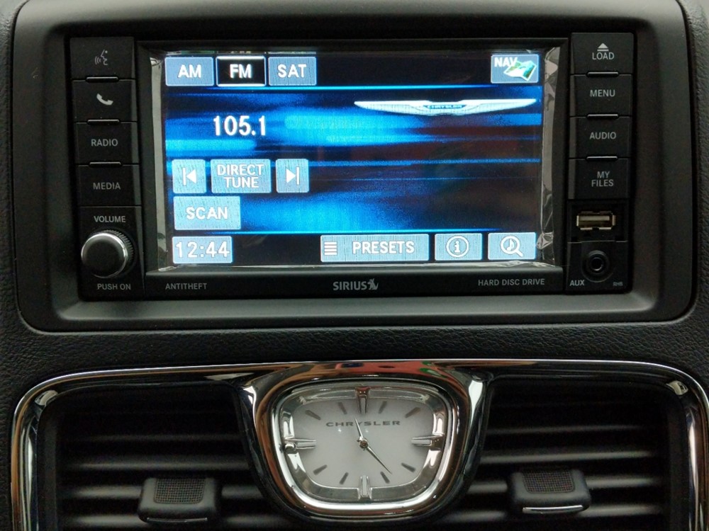 2016 Chrysler Town and Country - Stereo Package
