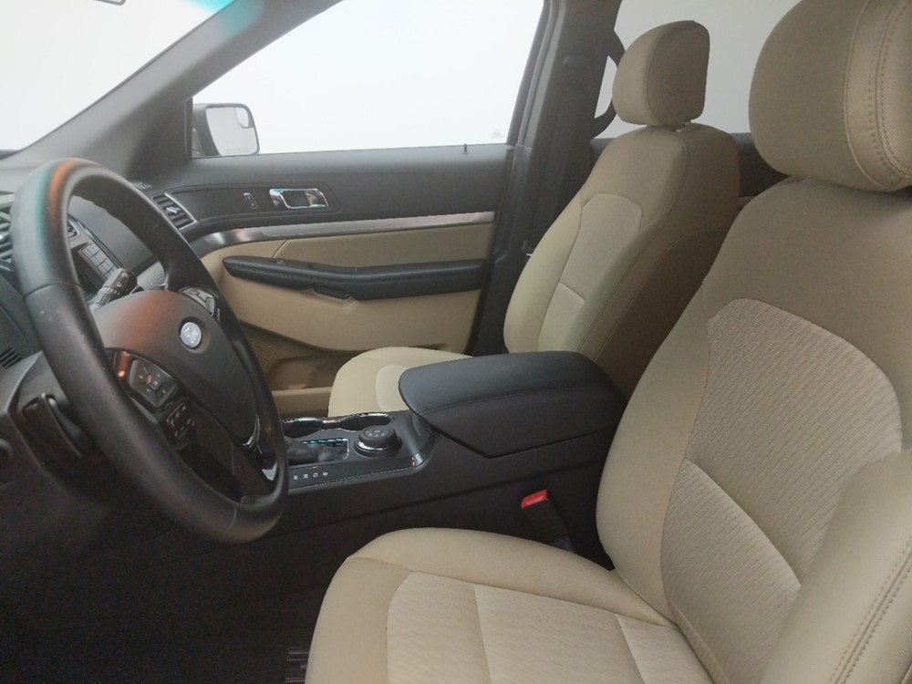 2016 Ford Explorer - Driver Front Seat
