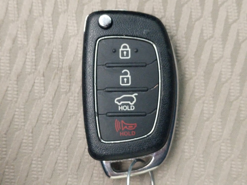 2013 Hyundai Santa Fe - Keys