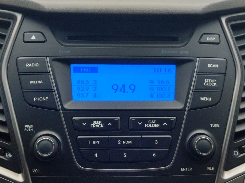 2013 Hyundai Santa Fe - Stereo Package