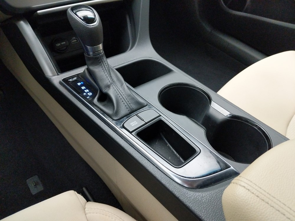 2015 Hyundai Sonata - Center Console/Cup Holders
