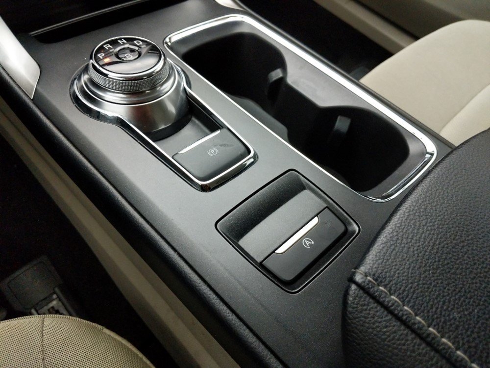 2017 Ford Fusion - Center Console/Cup Holders