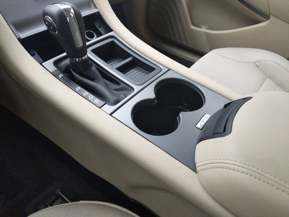 2015 Ford Taurus - Center Console/Cup Holders
