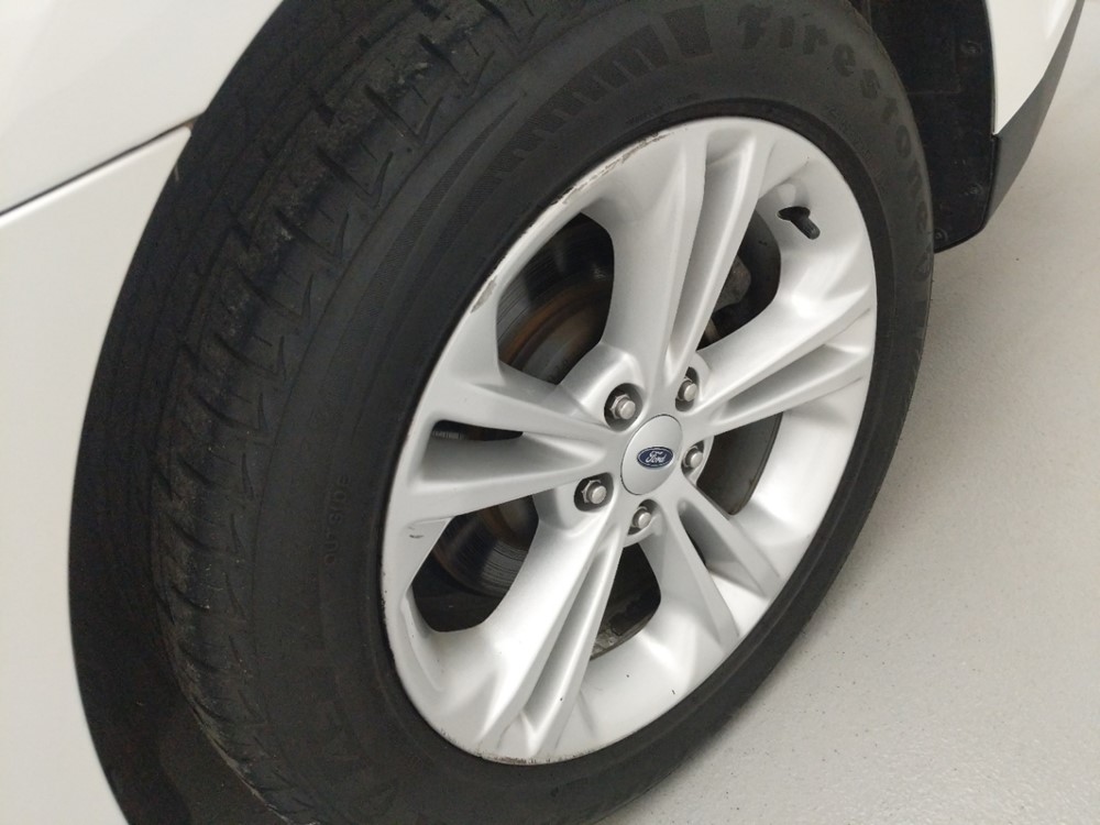 2015 Ford Taurus - Wheel