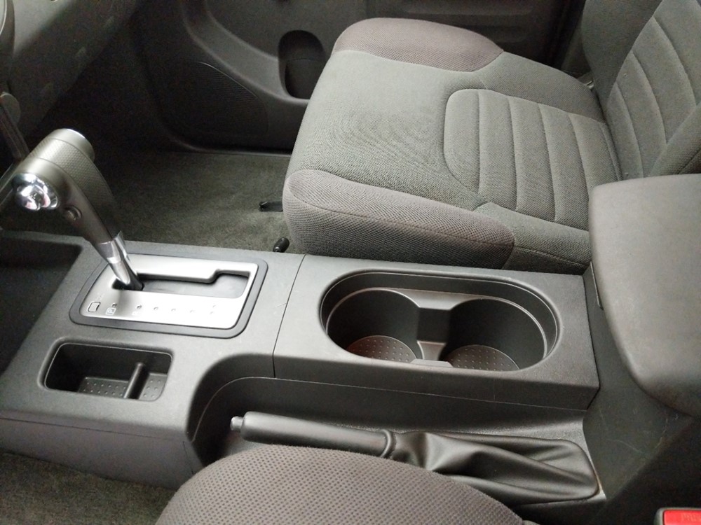 2016 Nissan Frontier - Center Console/Cup Holders