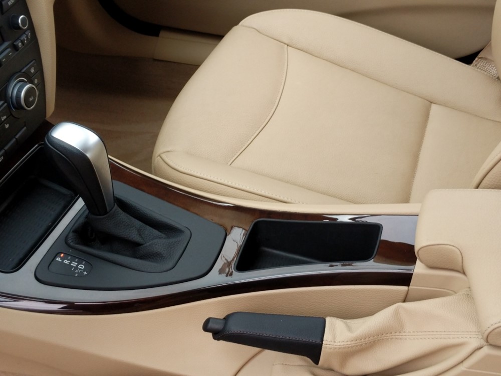 2010 BMW 328i - Center Console/Cup Holders