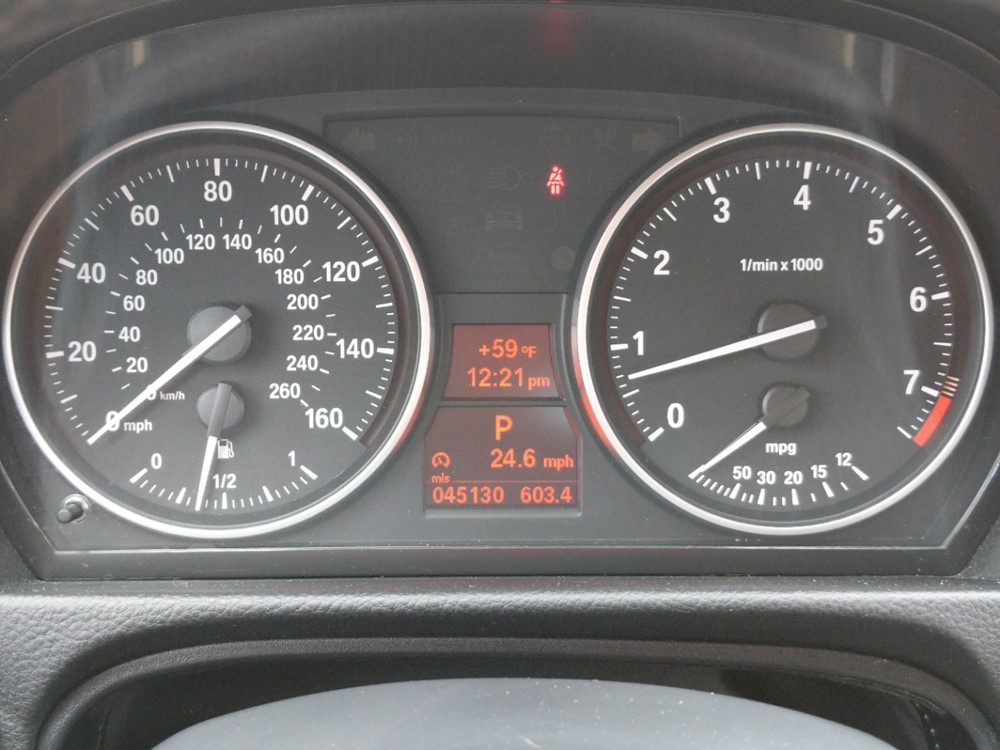 2010 BMW 328i - Odometer Close Up