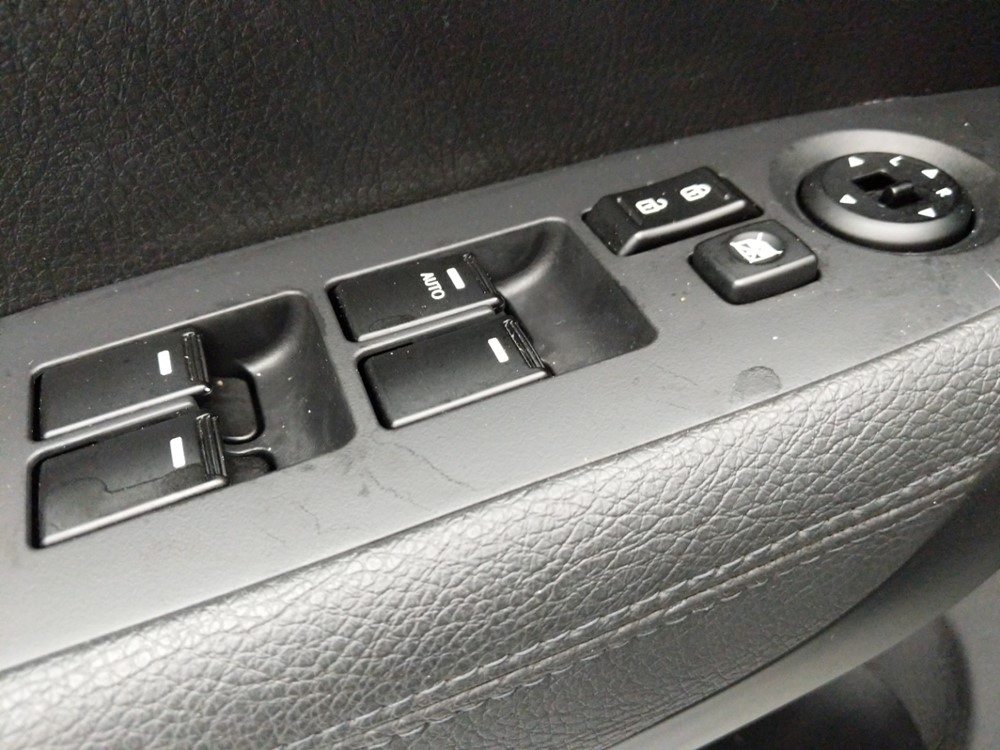 2013 Kia Sorento - Driver Power Windows/Lock Control