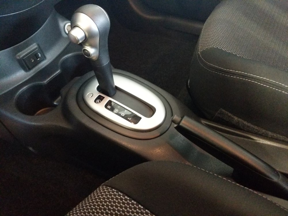 2017 Nissan Versa - Center Console/Cup Holders