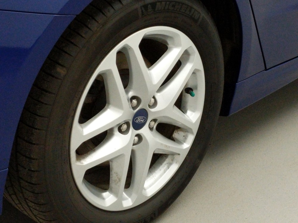 2016 Ford Fusion - Wheel