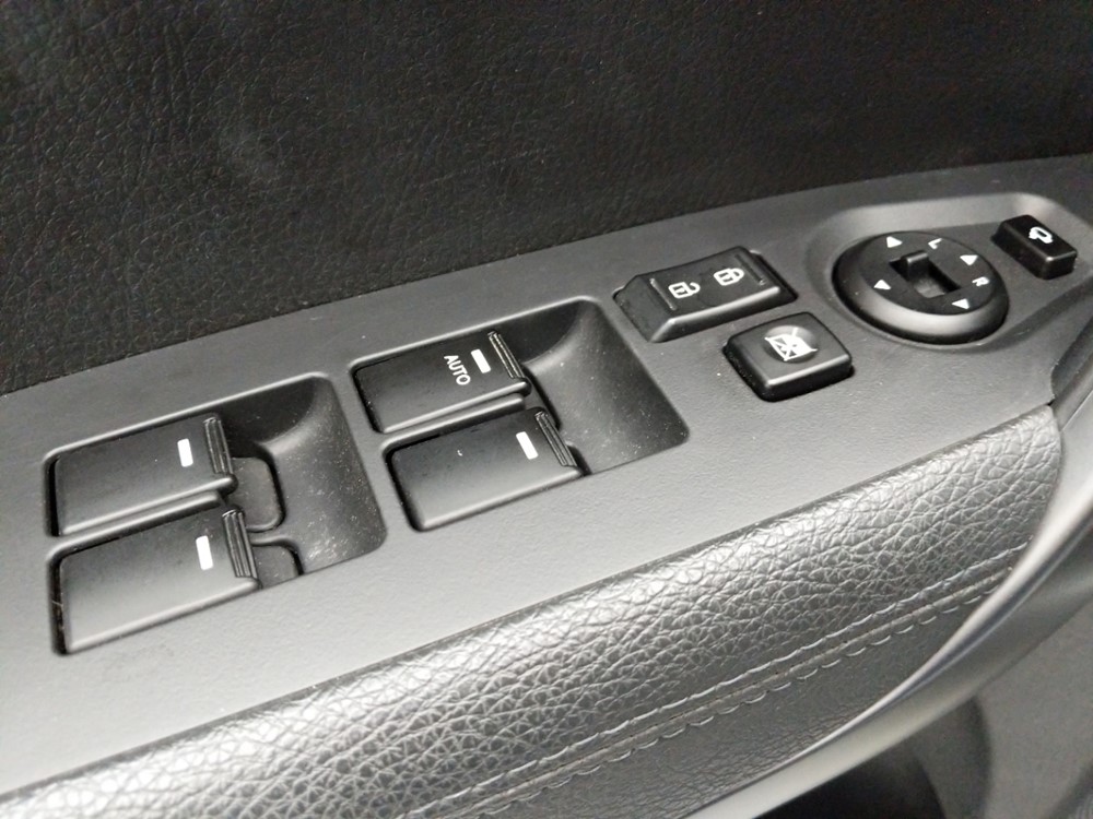 2015 Kia Sorento - Driver Power Windows/Lock Control