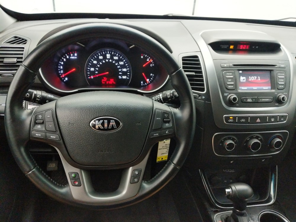 2015 Kia Sorento - Driver Dash