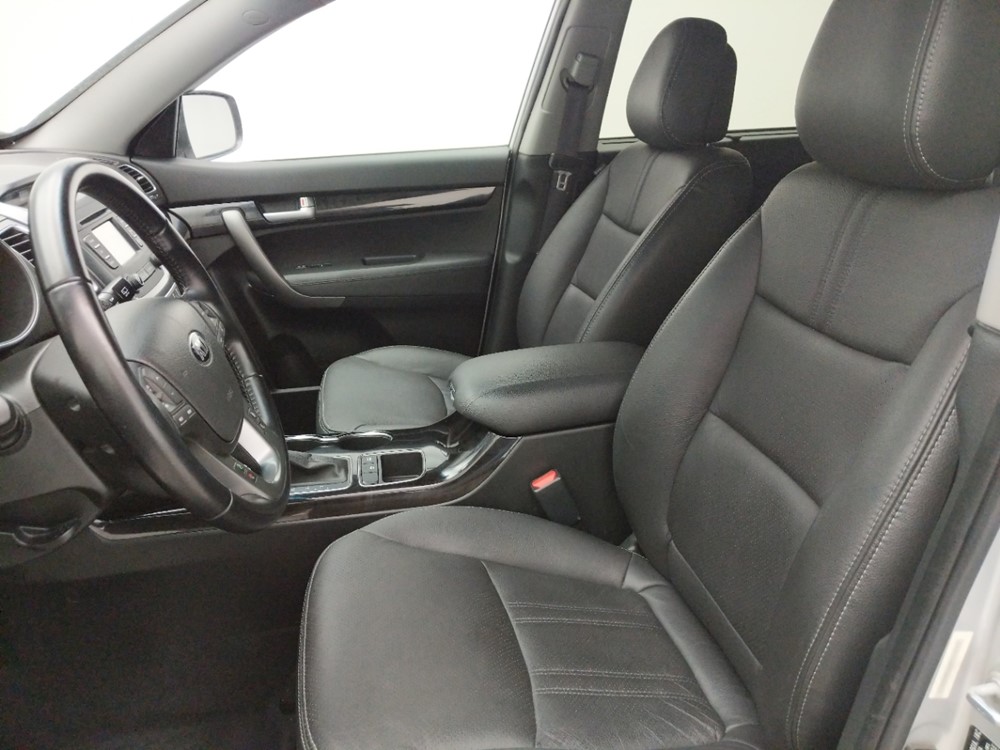 2015 Kia Sorento - Driver Front Seat
