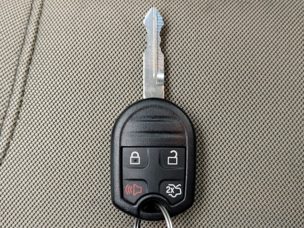2015 Ford Taurus - Keys