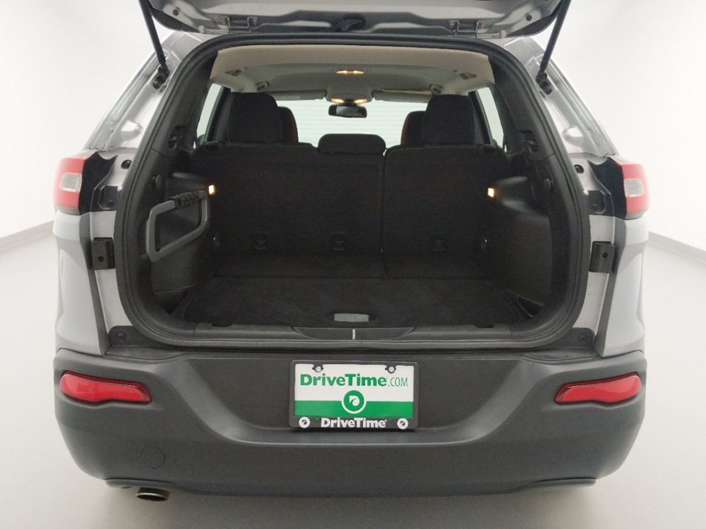 2016 Jeep Cherokee - Trunk