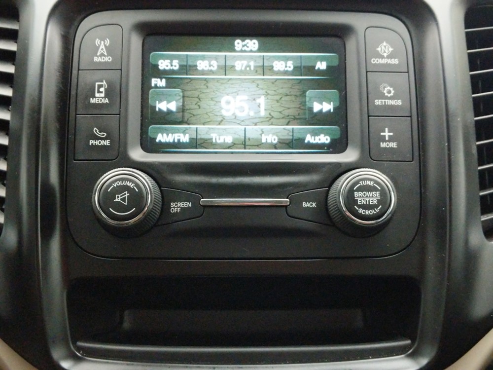 2016 Jeep Cherokee - Stereo Package