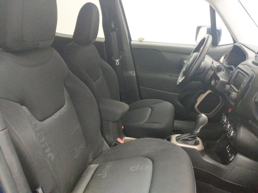 2017 Jeep Renegade - Passenger Front Seat