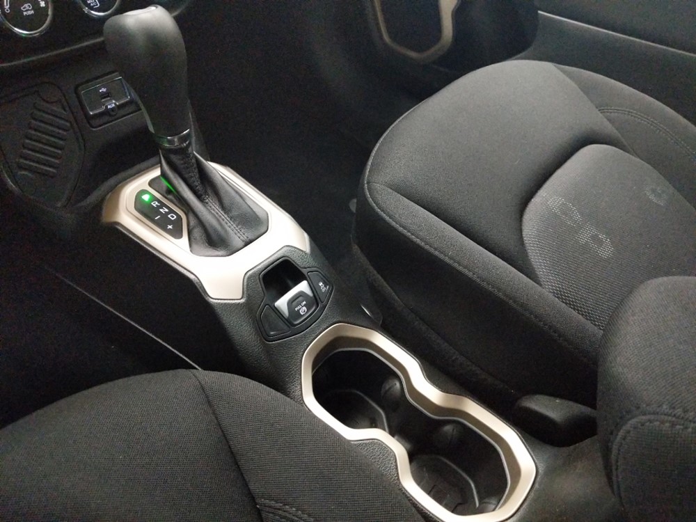 2017 Jeep Renegade - Center Console/Cup Holders