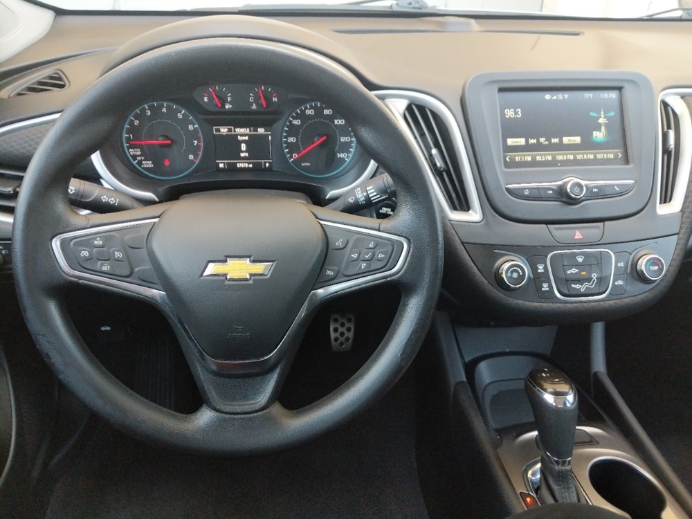 2017 Chevrolet Malibu - Driver Dash