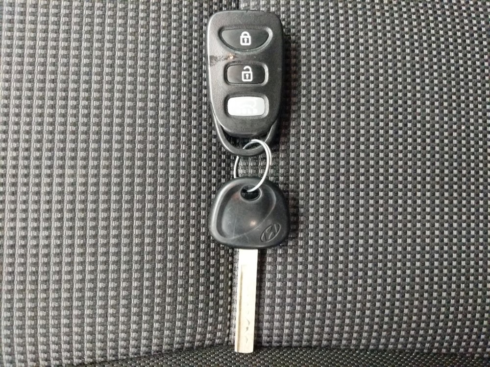 2017 Hyundai Elantra - Keys