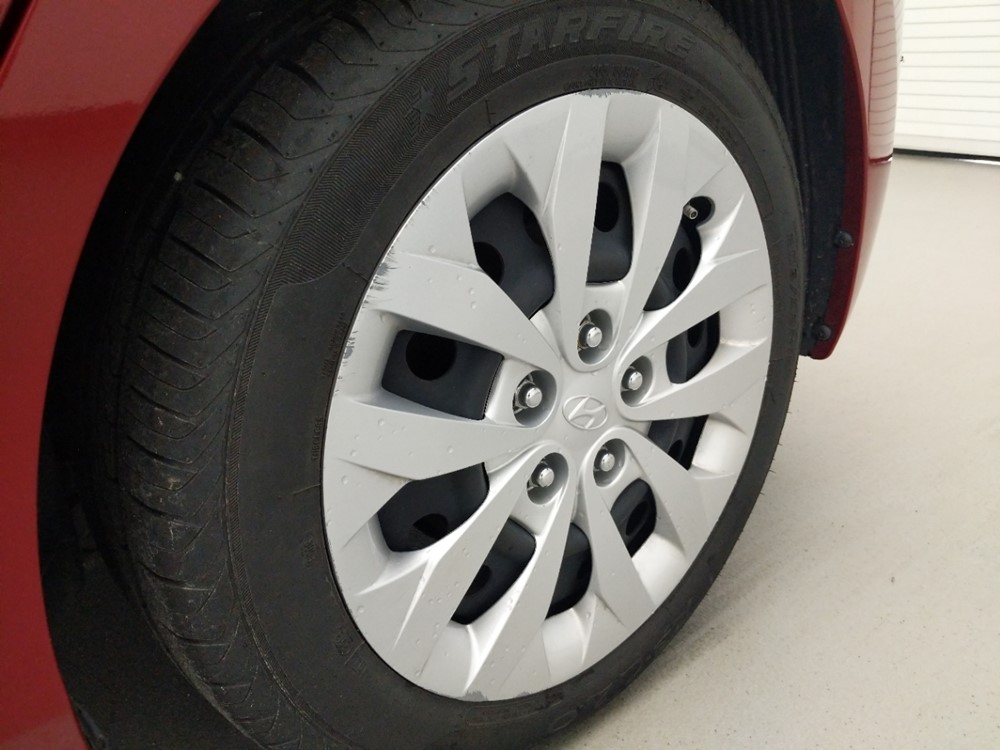 2017 Hyundai Elantra - Wheel
