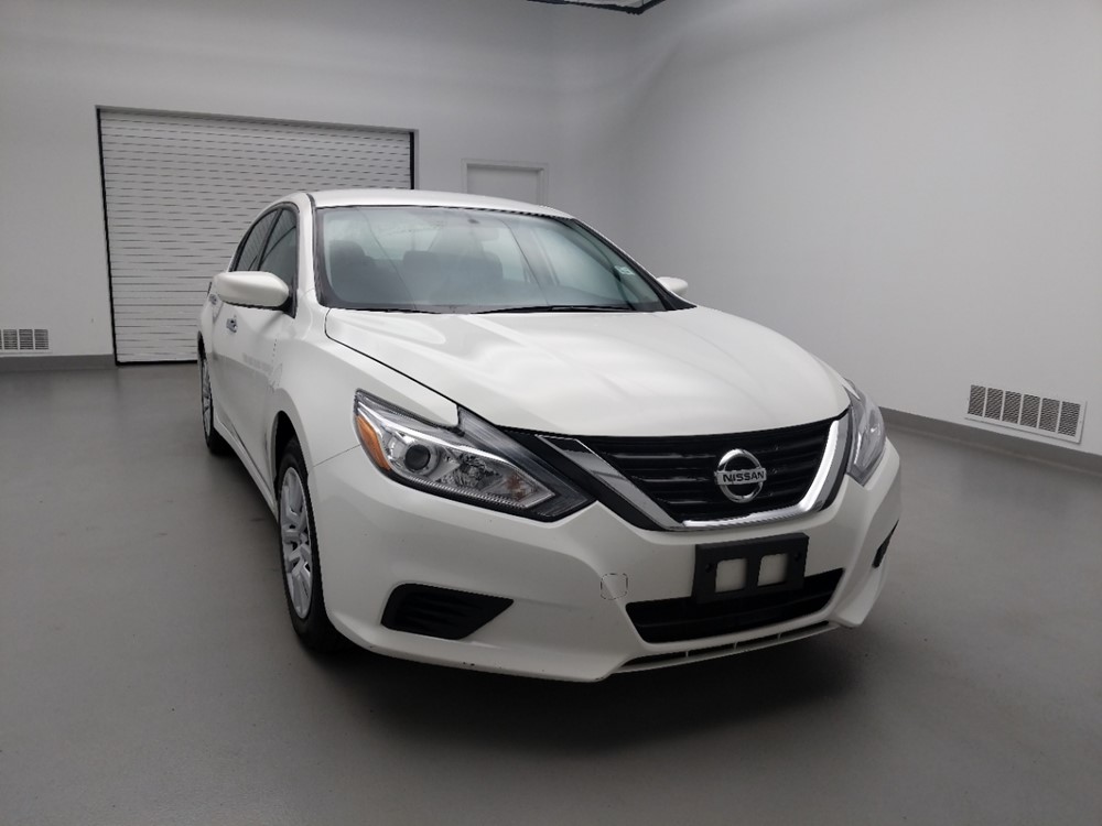 2017 Nissan Altima - Passenger Front Hood