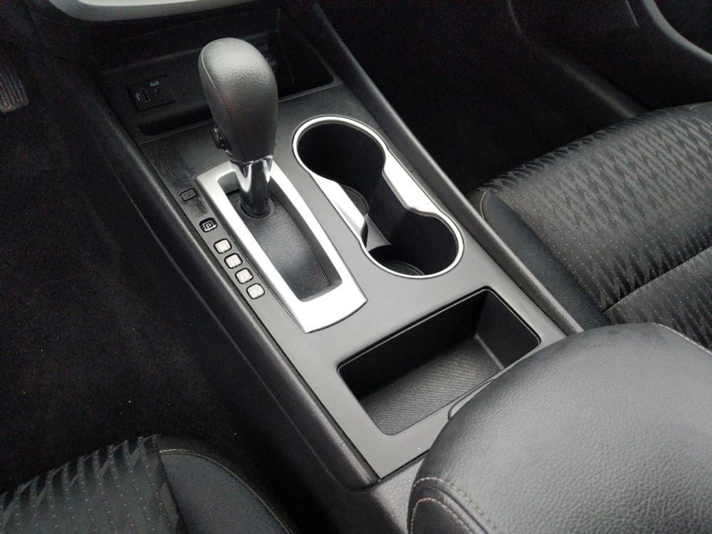 2017 Nissan Altima - Center Console/Cup Holders